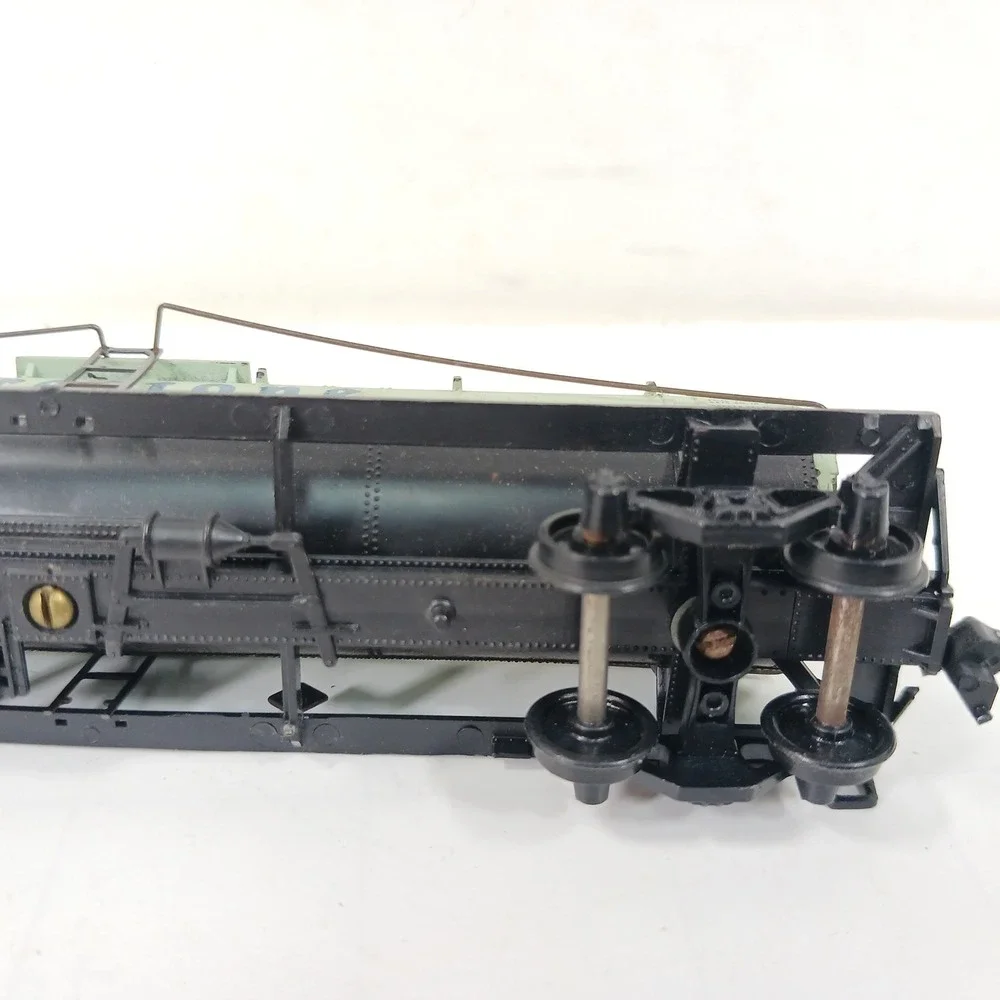 Firestone Rubber Latex GATX 30902 Tank Car HO Scale Train Green